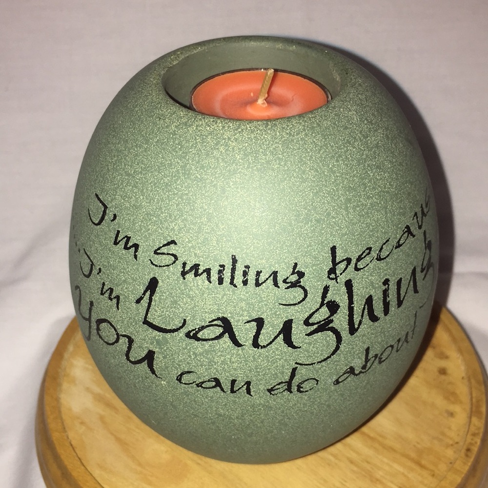 💚Avon ceramic candle holder , with Quote printed on it.